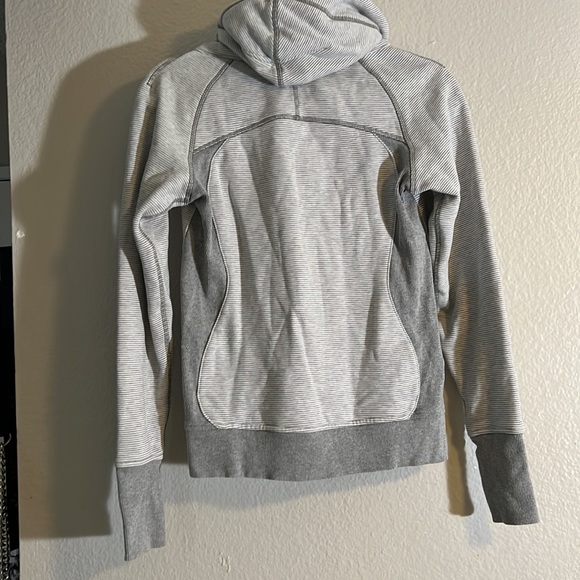 Lululemon Scuba Hoodie III (First Release)
Stripe White Heathered Medium Grey - Picture 11 of 14